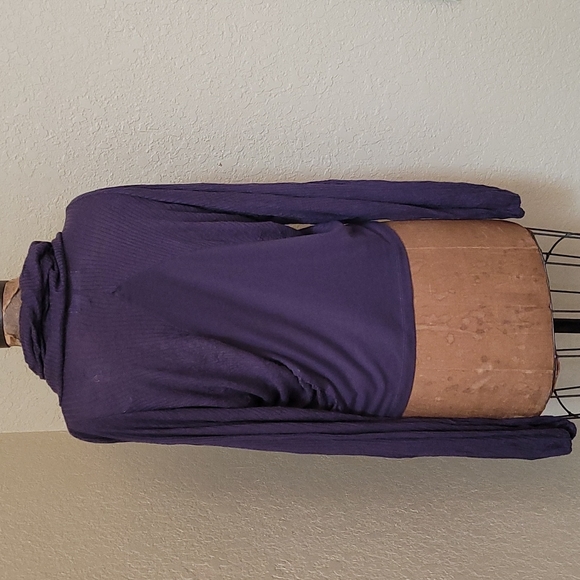RARE CANNISSE PURPLE COWL NECK TOP SIZE S - Picture 3 of 6